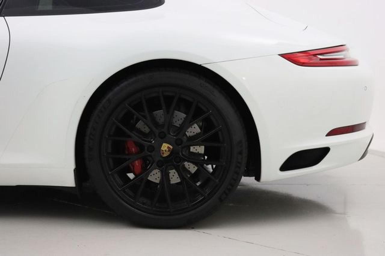 2017 PORSCHE 911