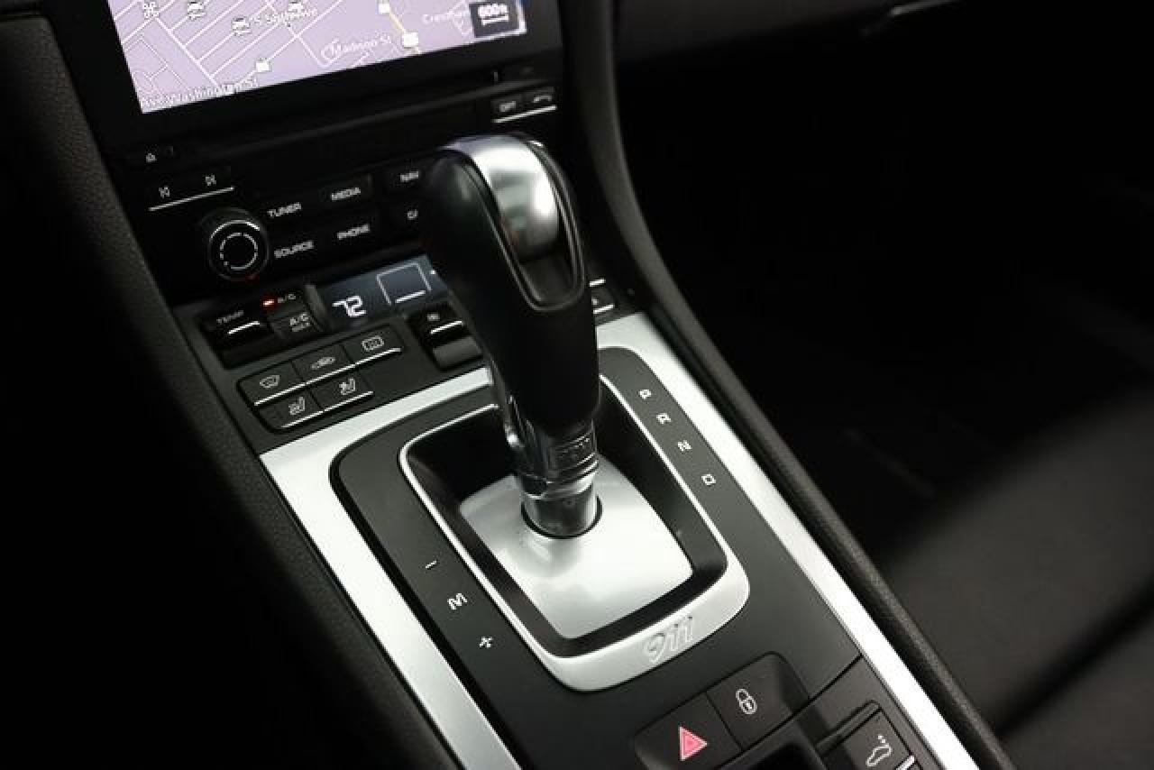 2017 PORSCHE 911