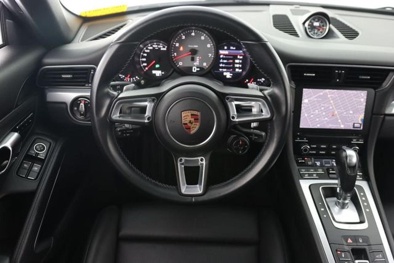 2017 PORSCHE 911