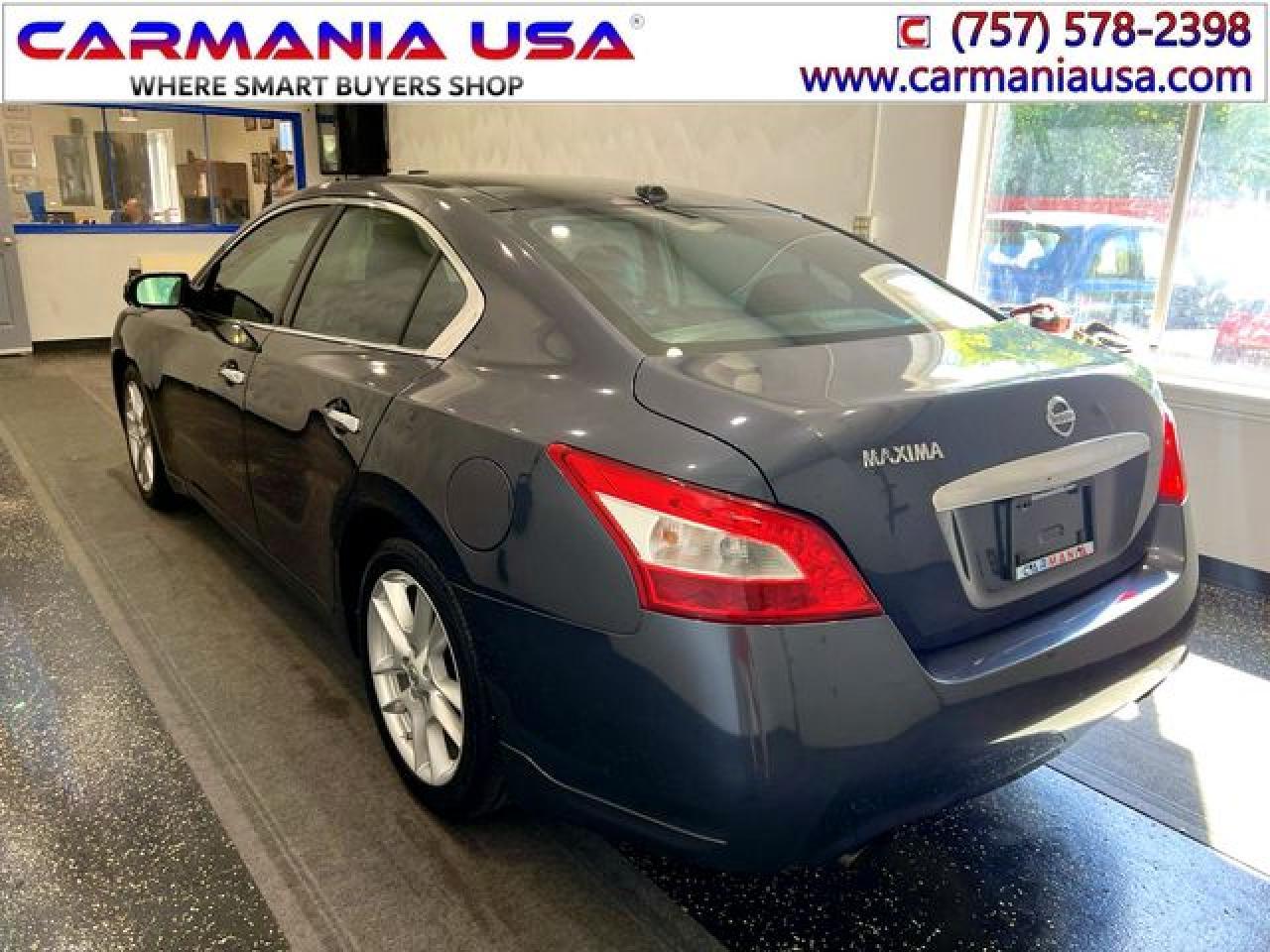 2010 NISSAN Maxima