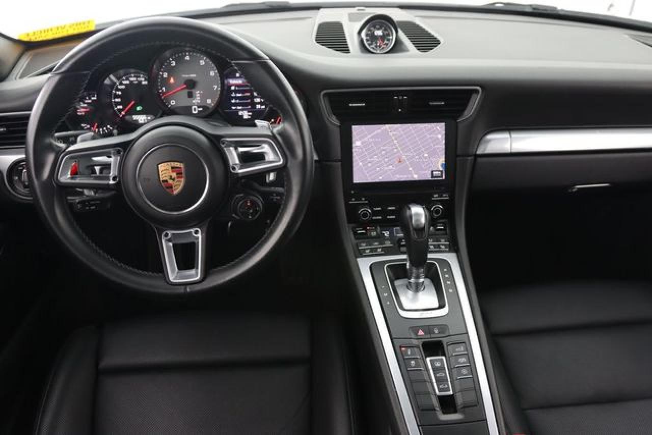 2017 PORSCHE 911