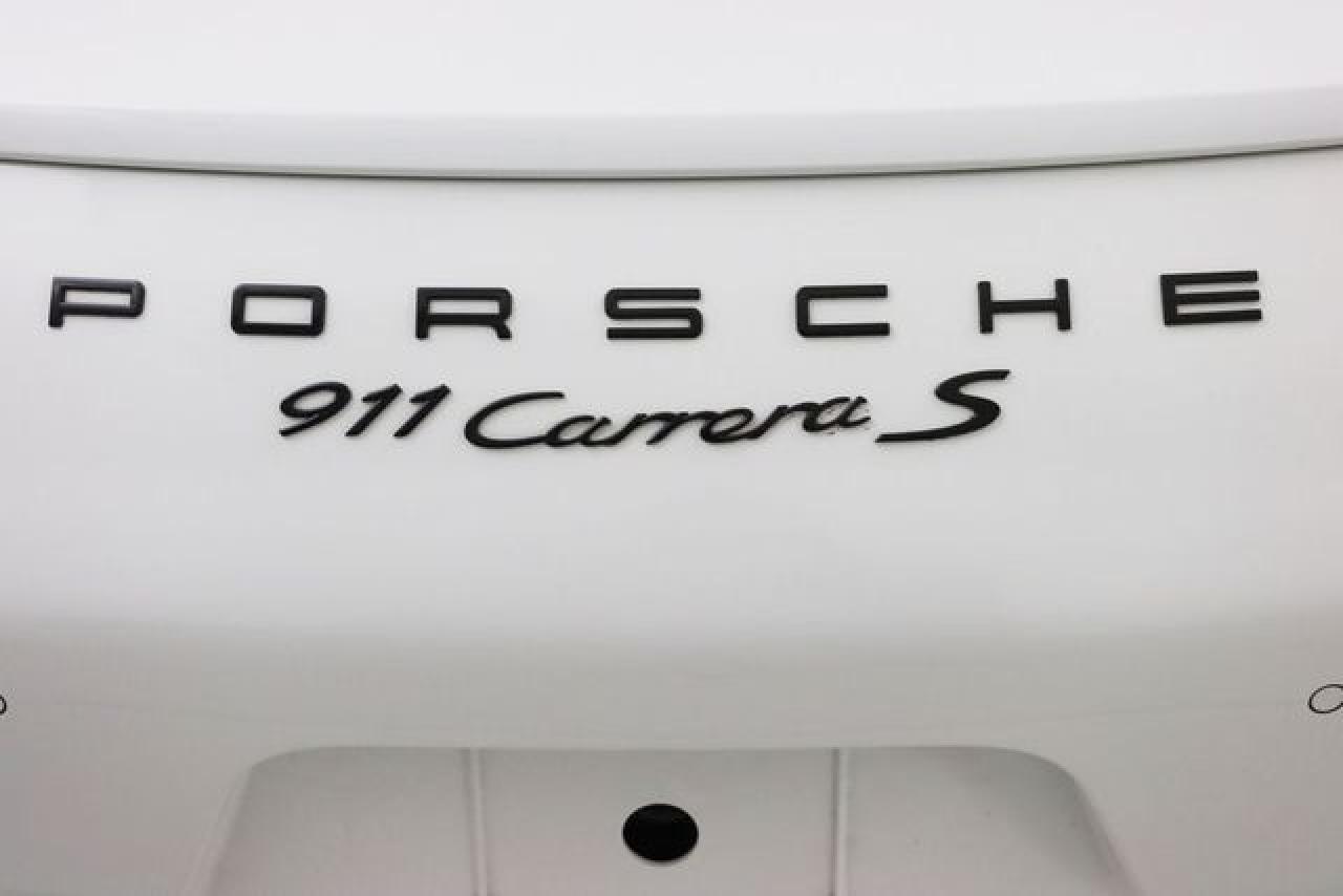 2017 PORSCHE 911