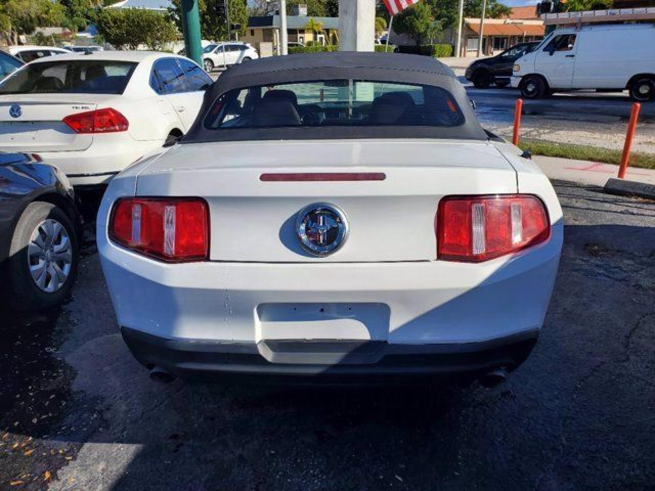 2012 FORD MUSTANG