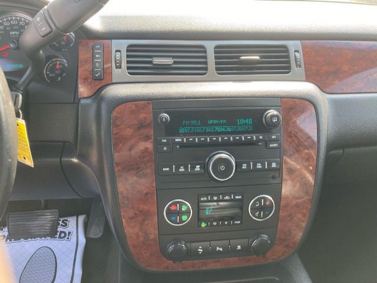 2011 CHEVROLET Tahoe
