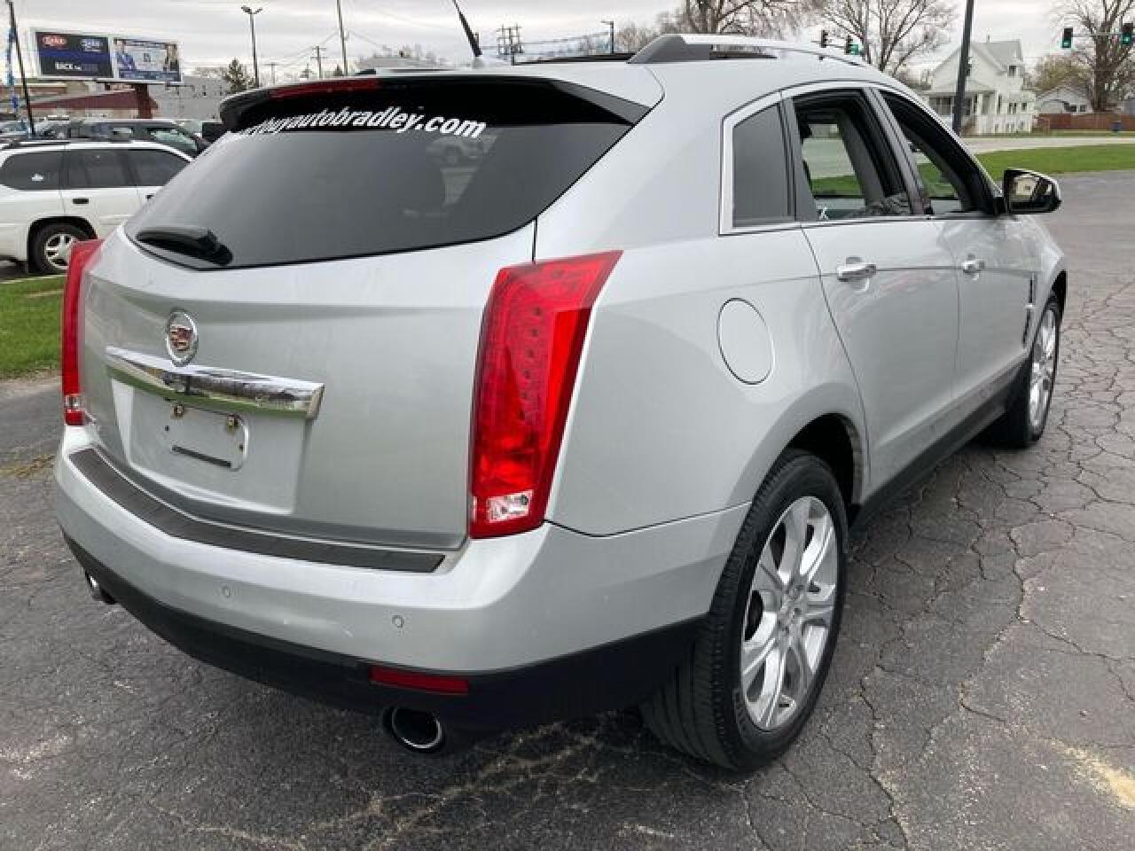 2010 CADILLAC SRX