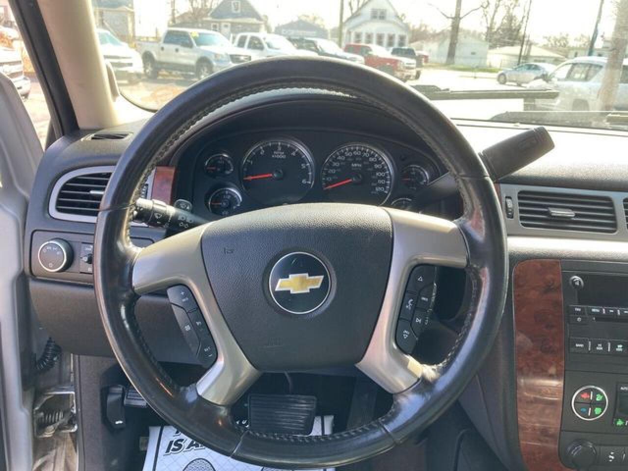 2011 CHEVROLET Tahoe