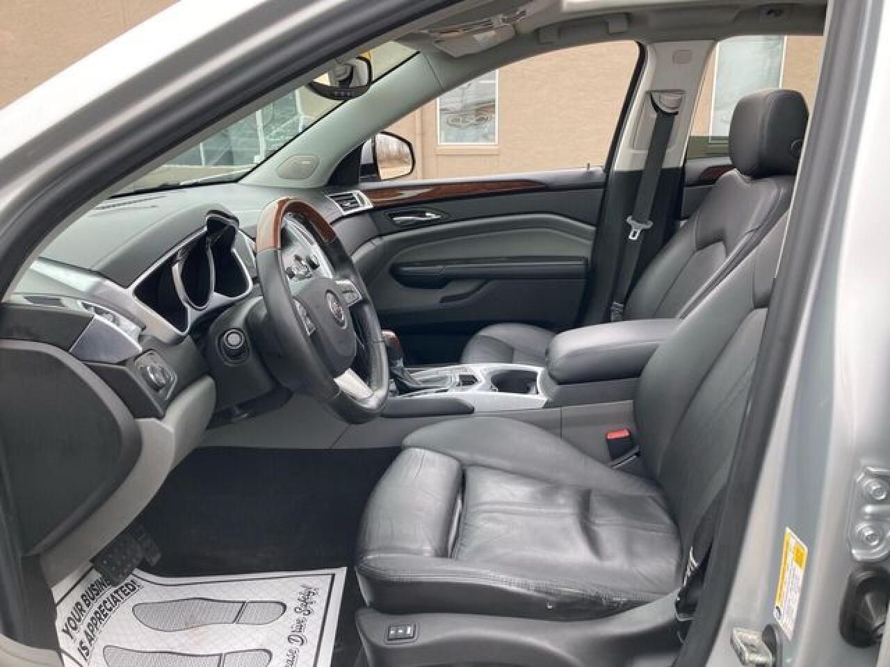 2010 CADILLAC SRX