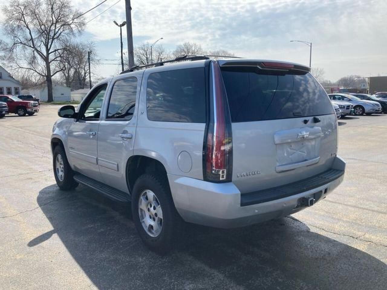 2011 CHEVROLET Tahoe