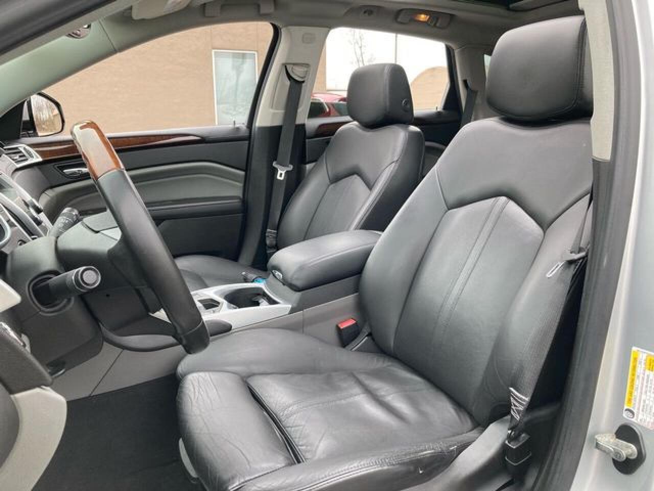 2010 CADILLAC SRX