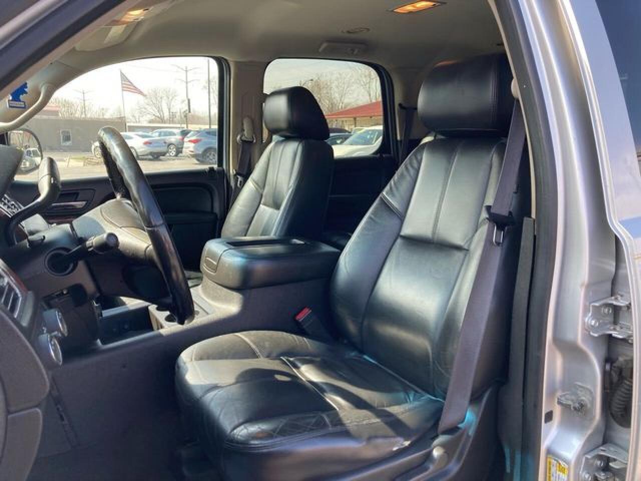 2011 CHEVROLET Tahoe