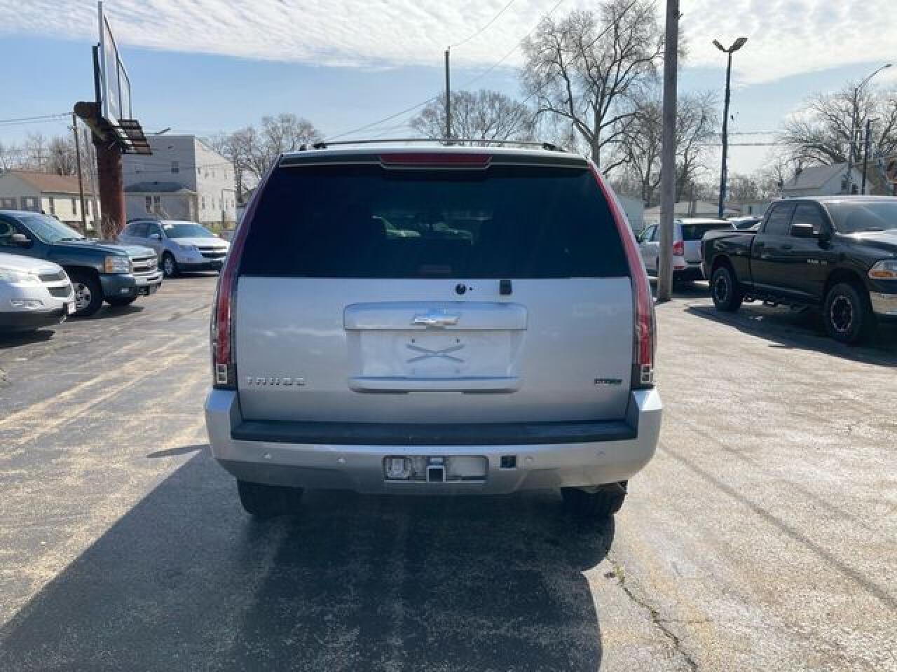 2011 CHEVROLET Tahoe