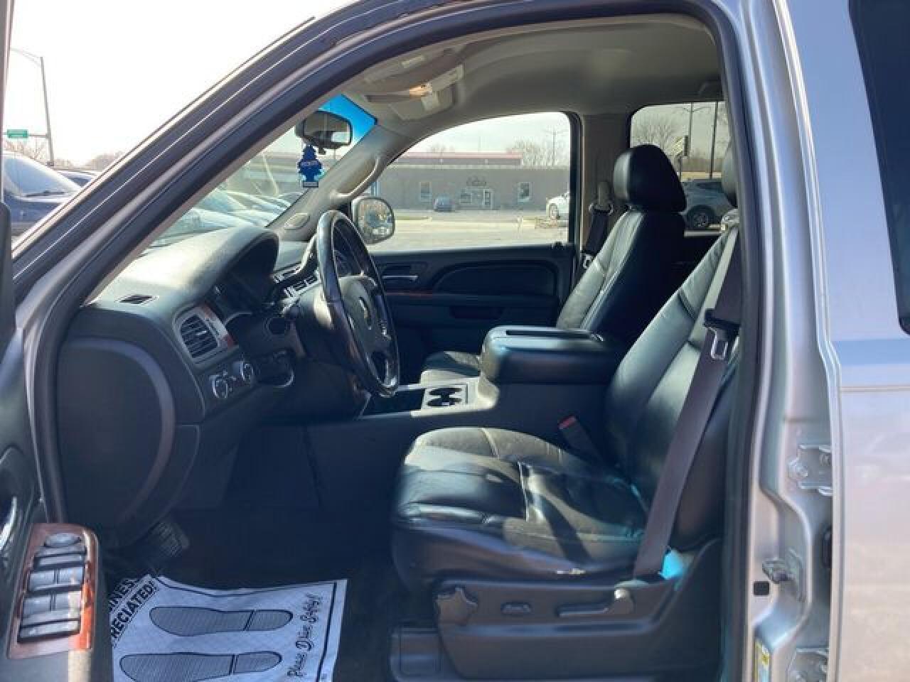 2011 CHEVROLET Tahoe
