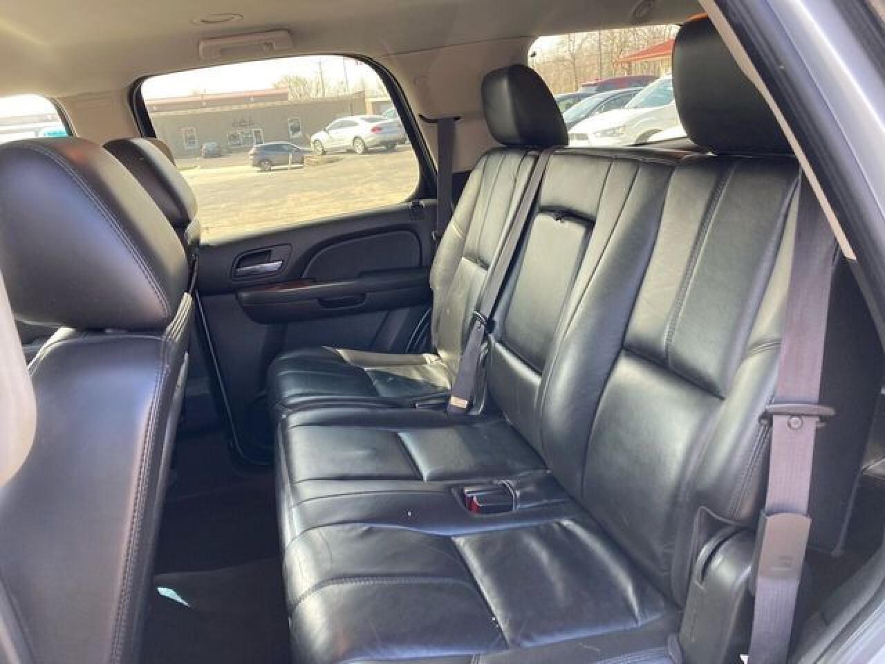 2011 CHEVROLET Tahoe