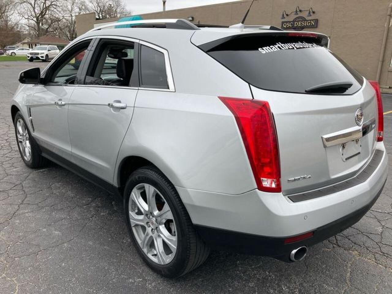 2010 CADILLAC SRX