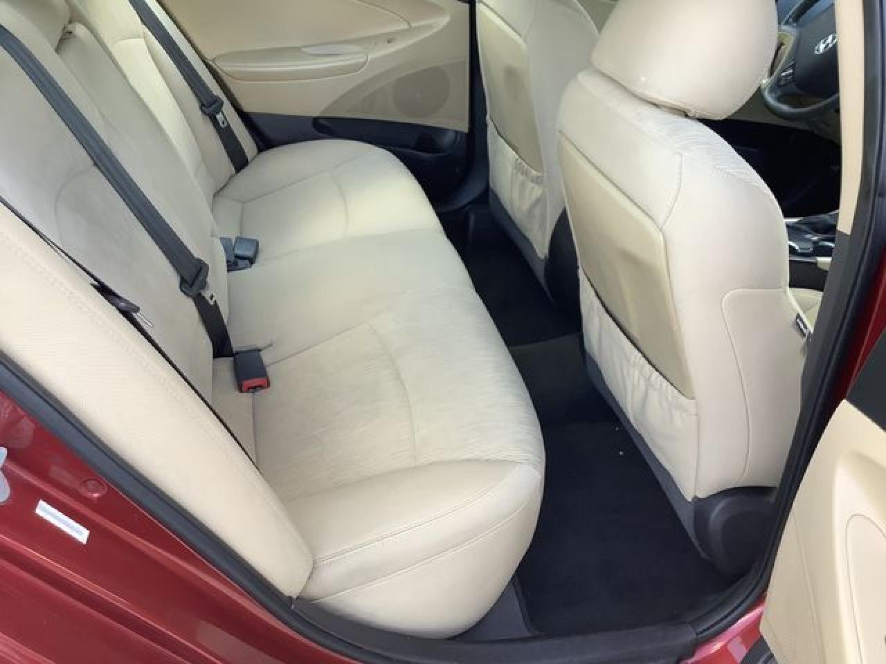 2011 HYUNDAI SONATA