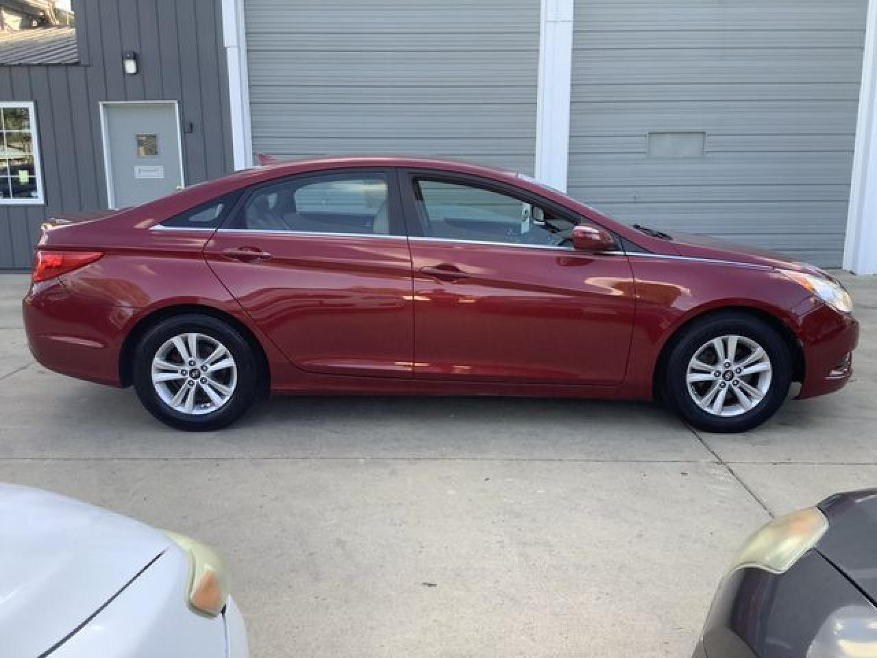 2011 HYUNDAI SONATA
