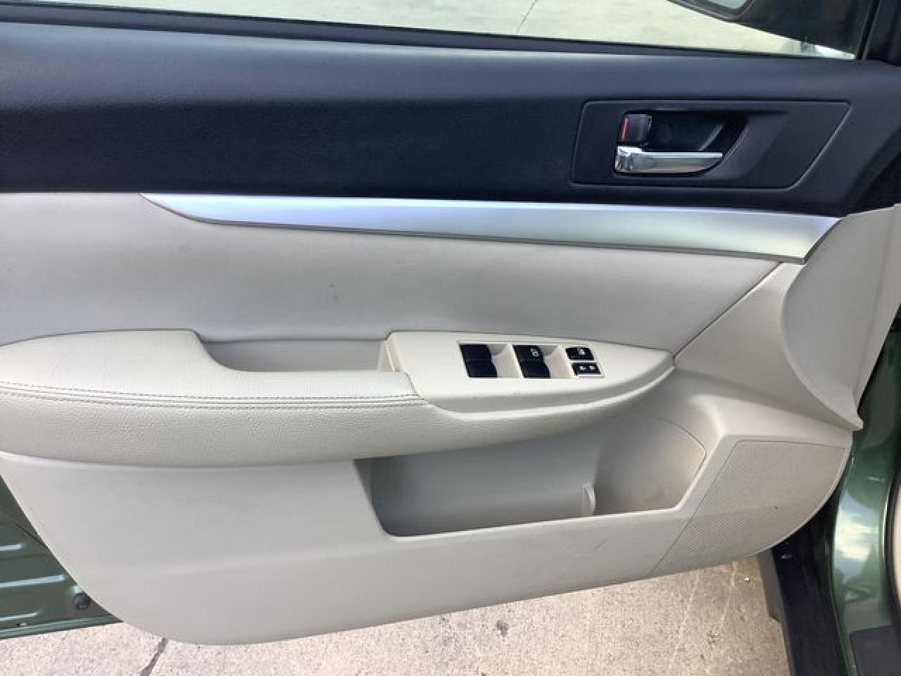 2010 SUBARU Outback