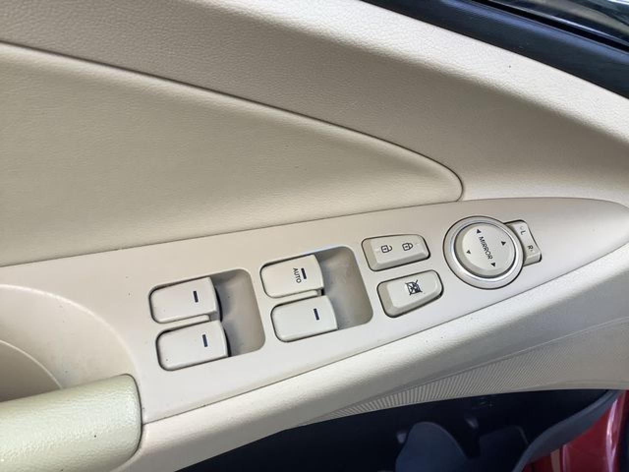 2011 HYUNDAI SONATA