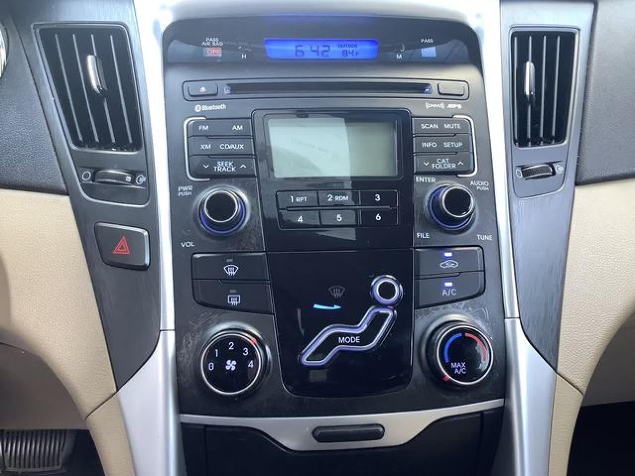 2011 HYUNDAI SONATA