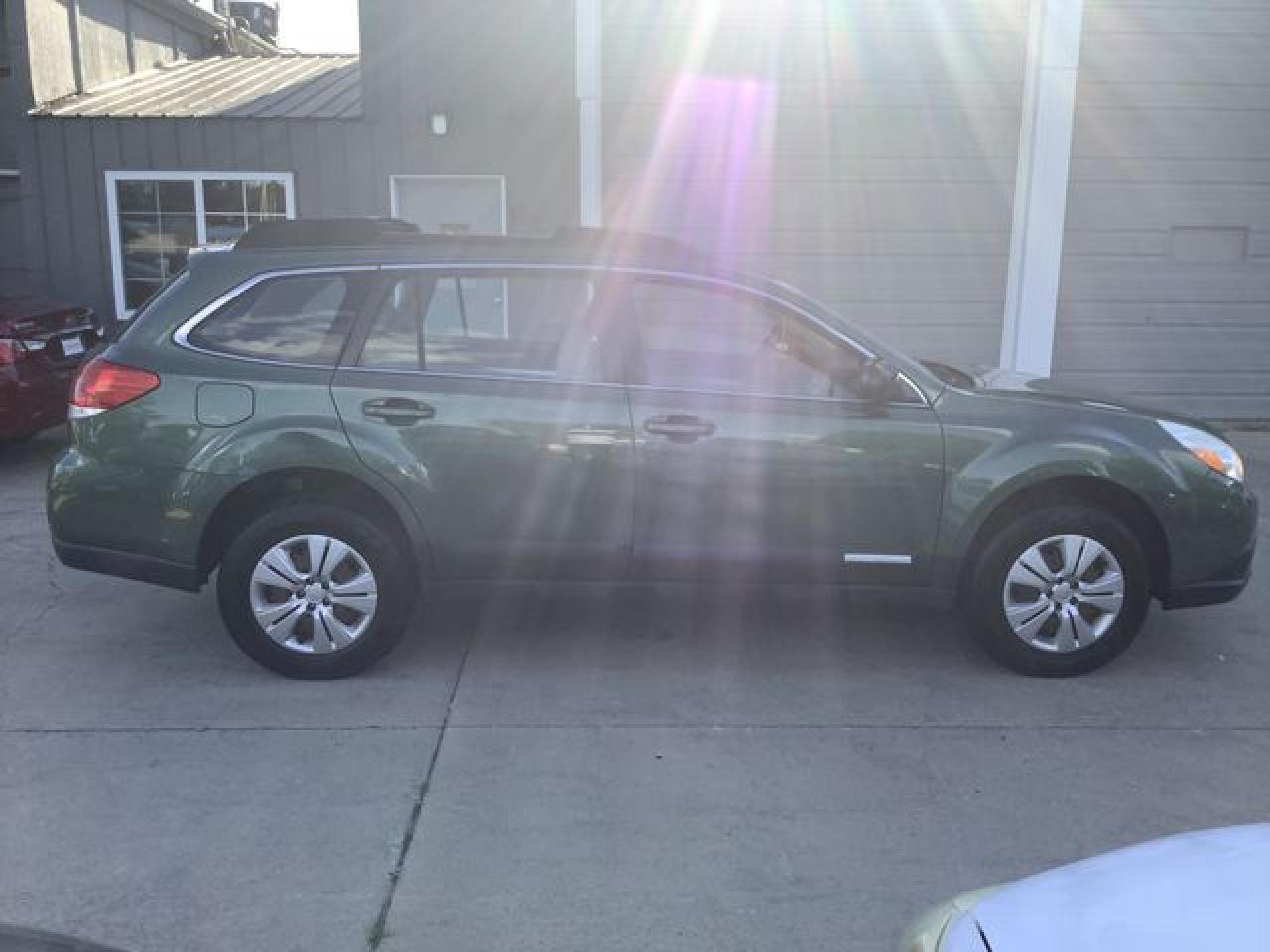 2010 SUBARU Outback