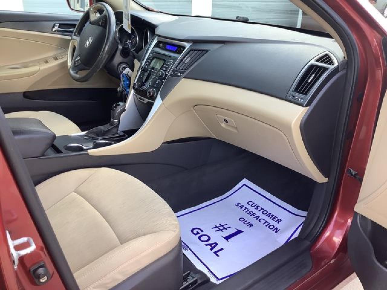 2011 HYUNDAI SONATA