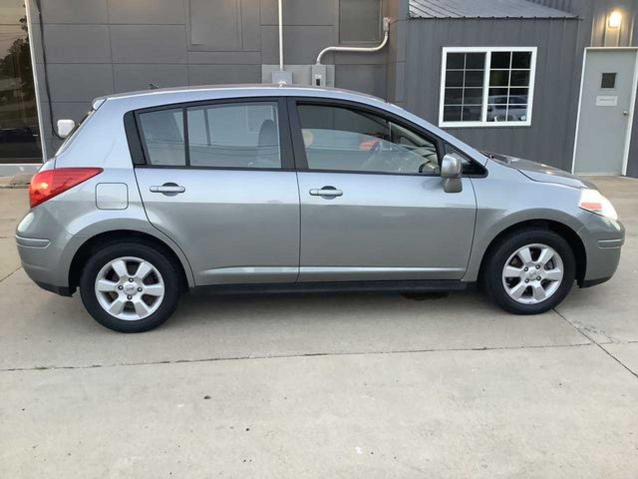 2008 NISSAN VERSA