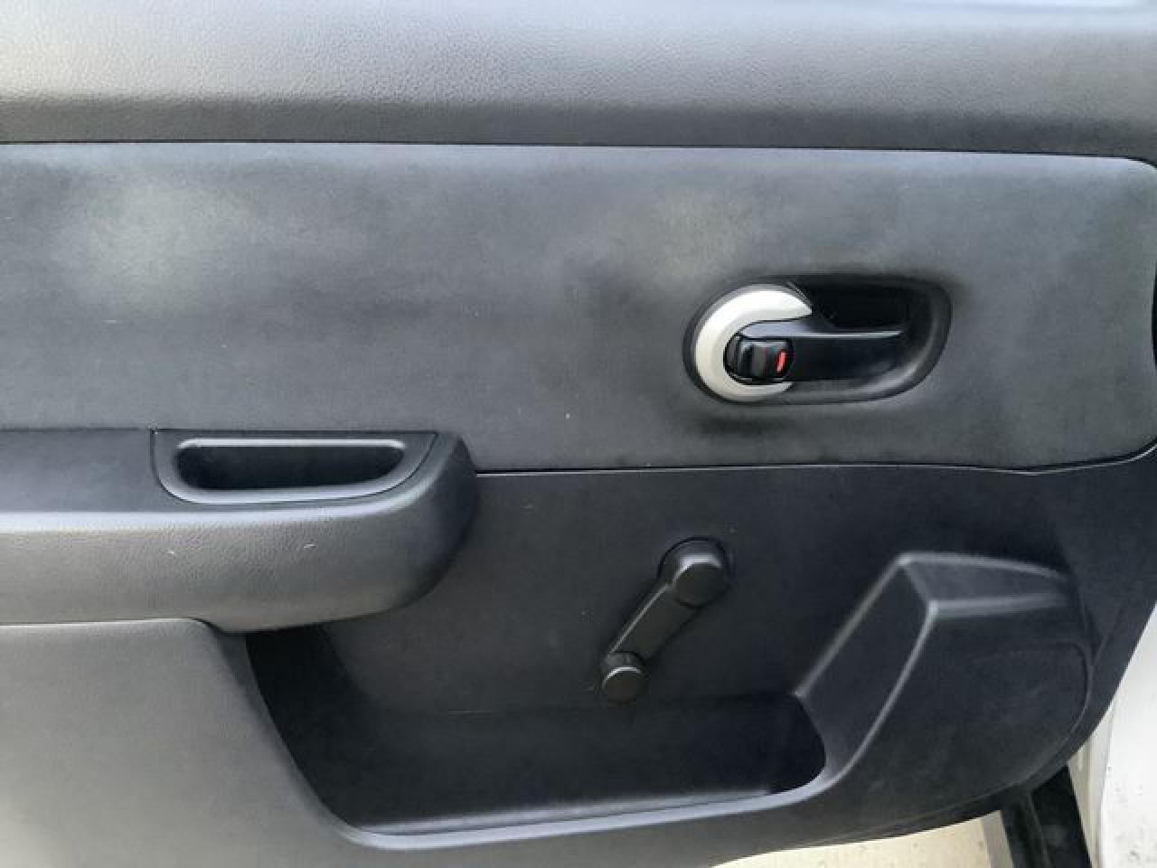 2009 NISSAN VERSA