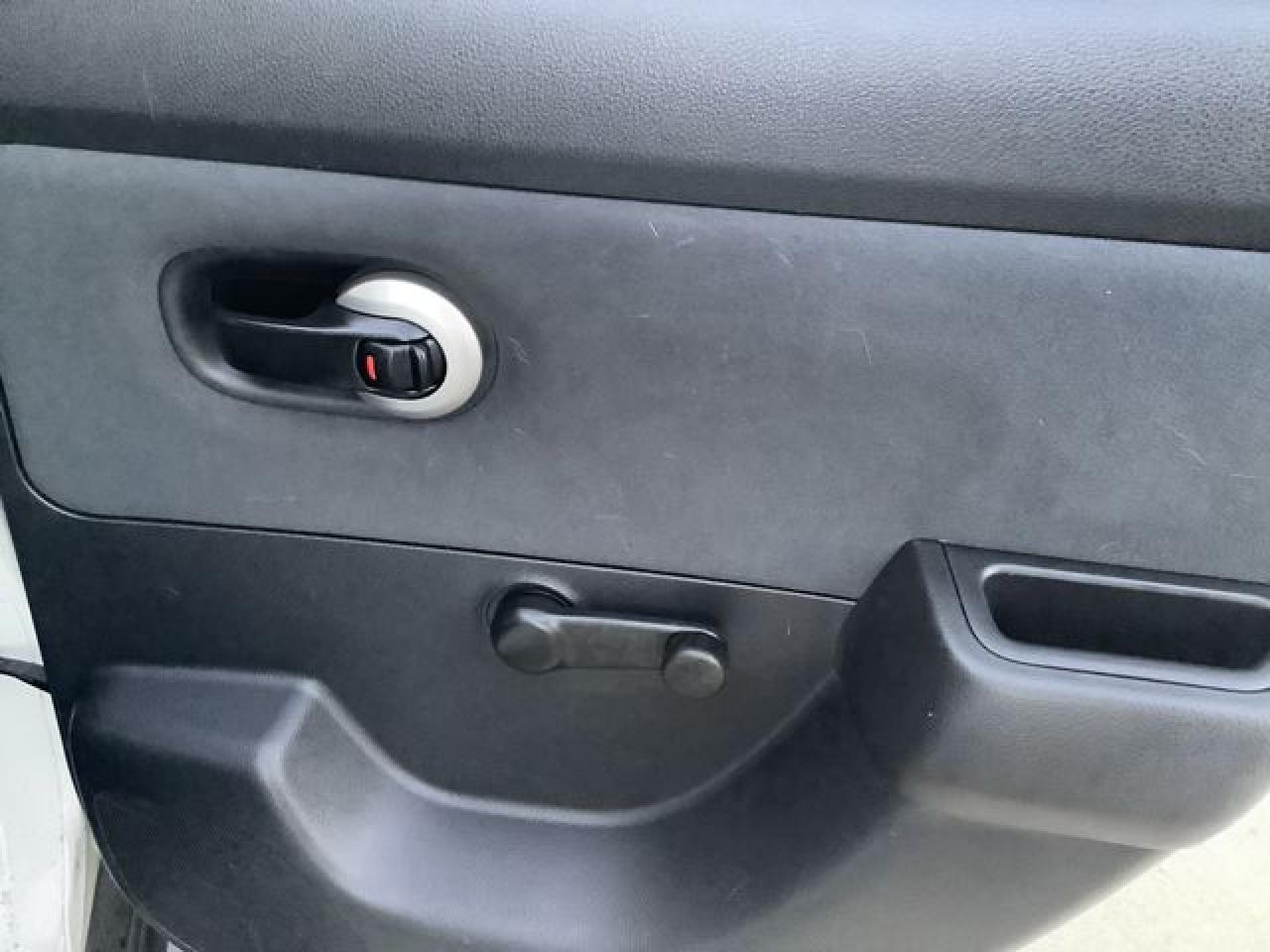 2009 NISSAN VERSA