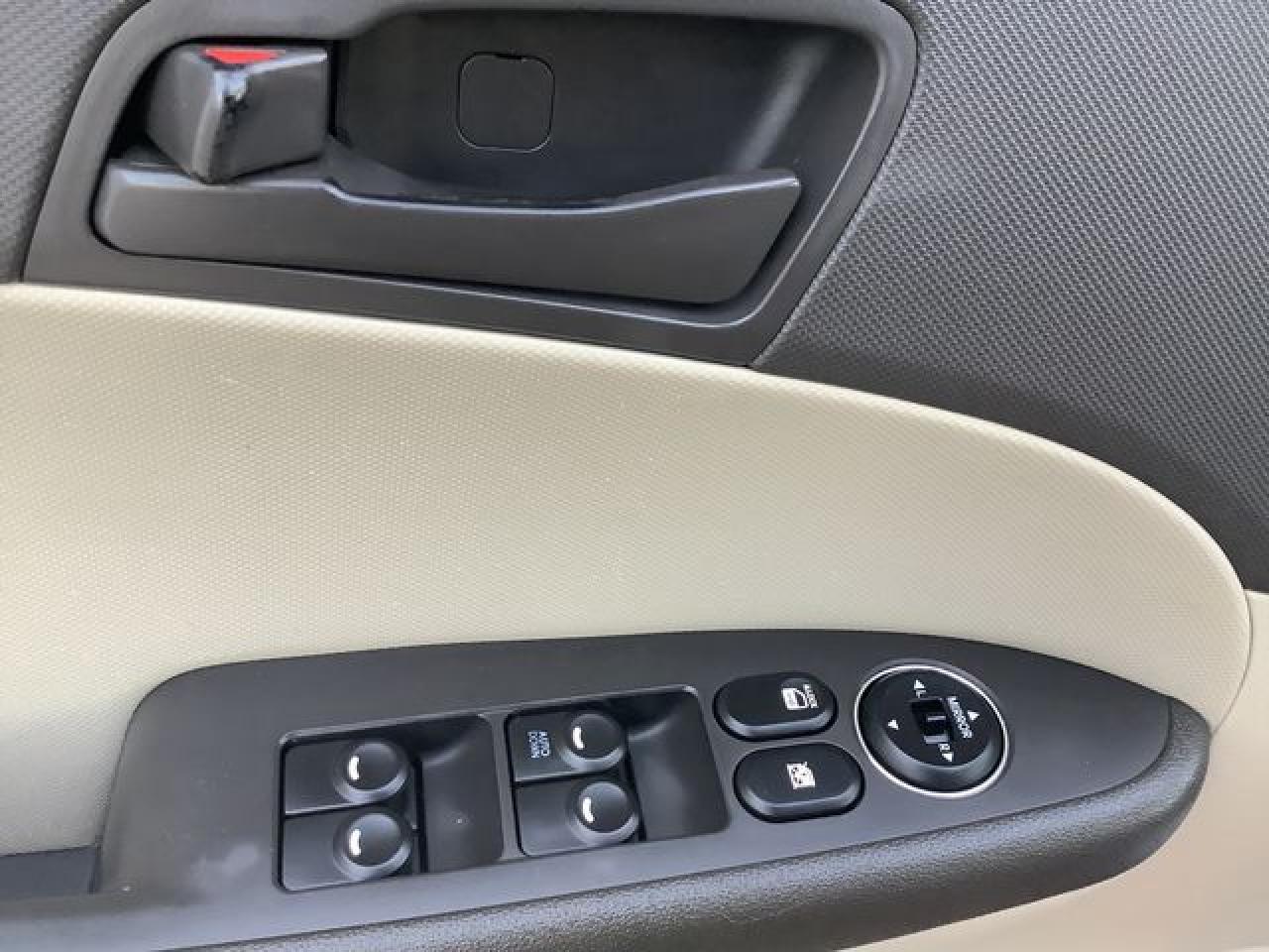 2011 HYUNDAI ELANTRA