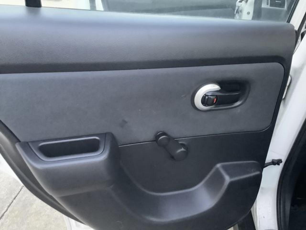 2009 NISSAN VERSA
