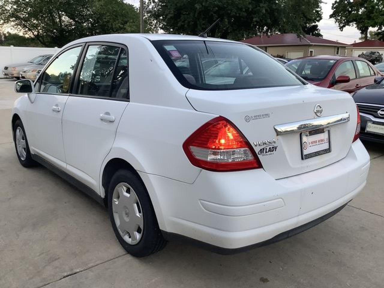 2009 NISSAN VERSA