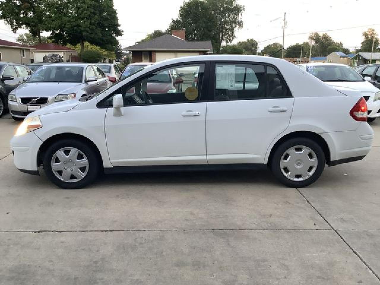 2009 NISSAN VERSA
