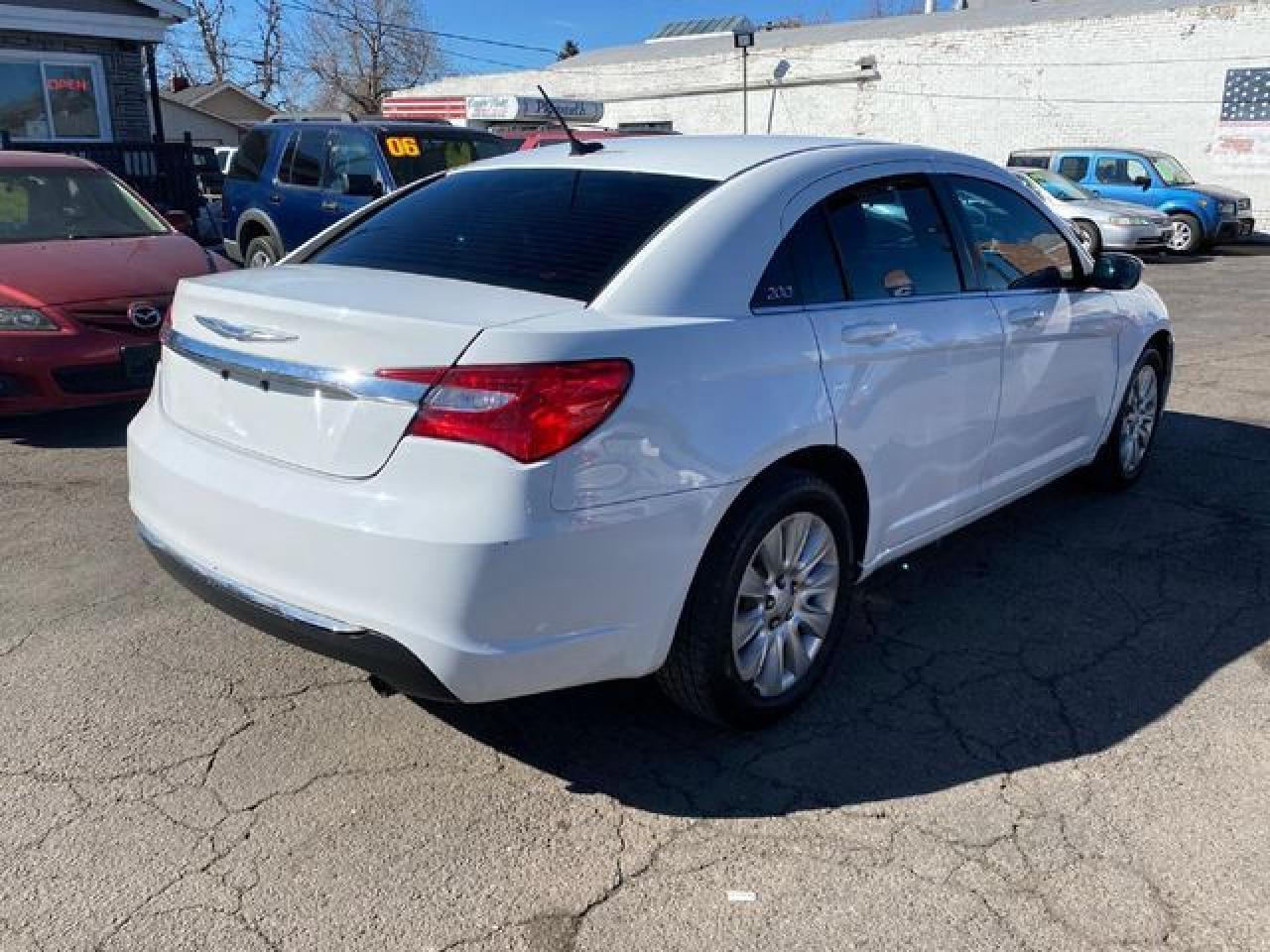 2014 CHRYSLER 200