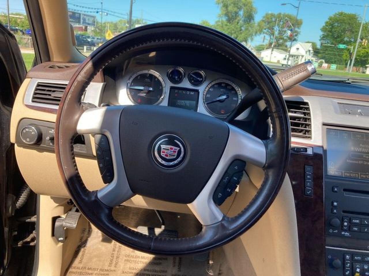 2010 CADILLAC ESCALADE