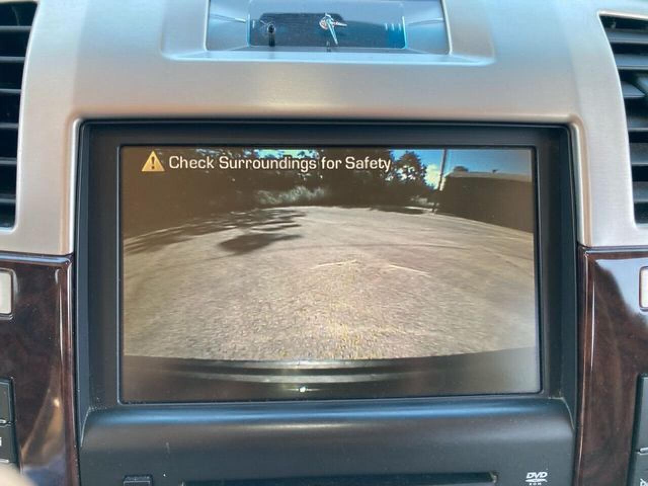 2010 CADILLAC ESCALADE