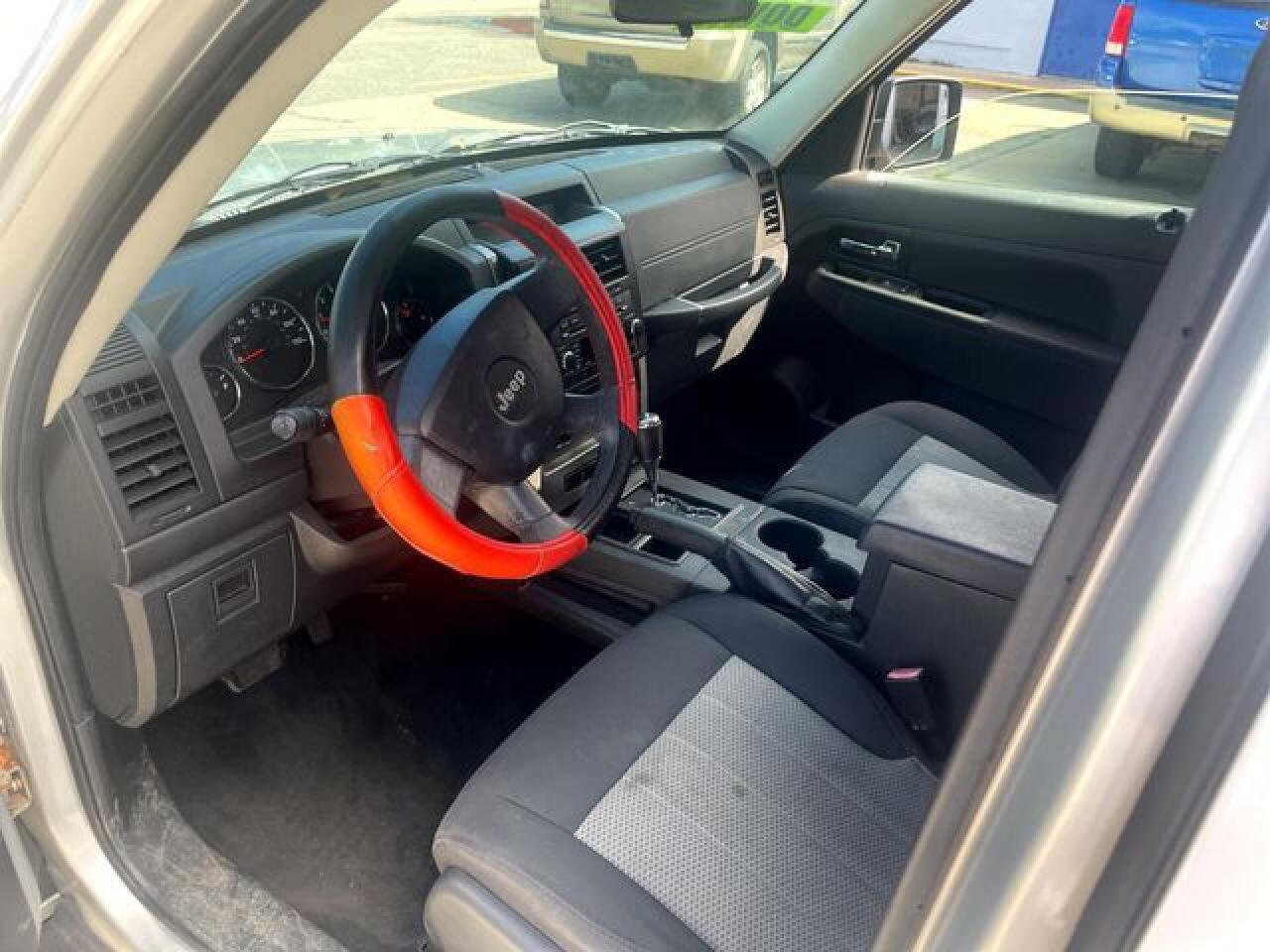 2010 JEEP Liberty