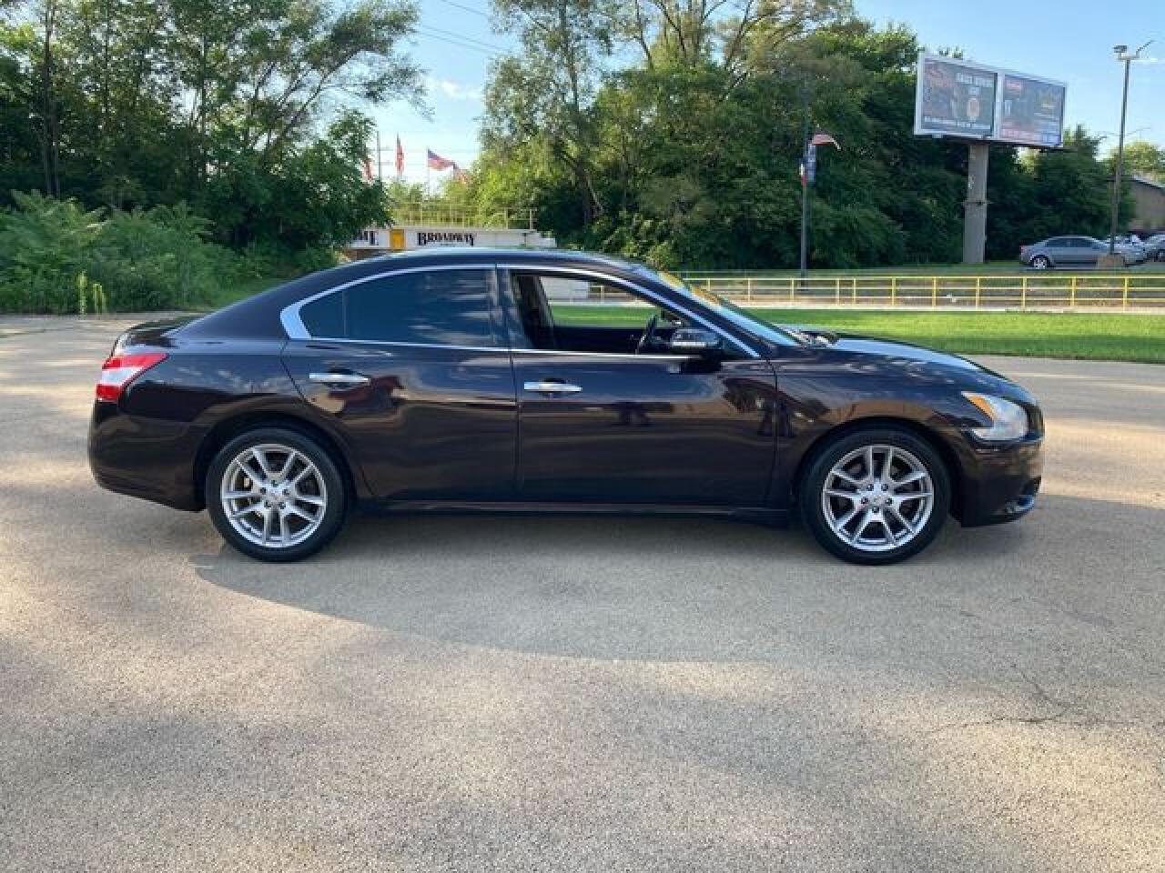 2010 NISSAN Maxima