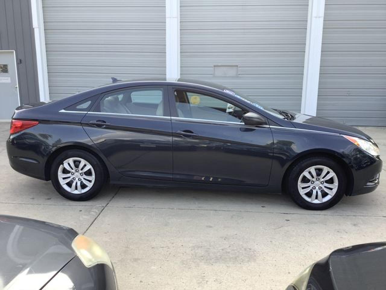 2011 HYUNDAI SONATA