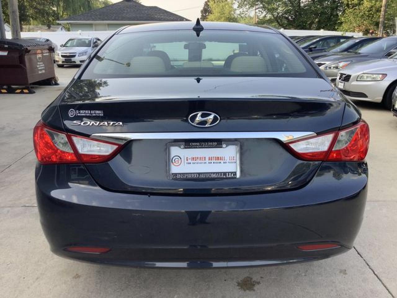 2011 HYUNDAI SONATA
