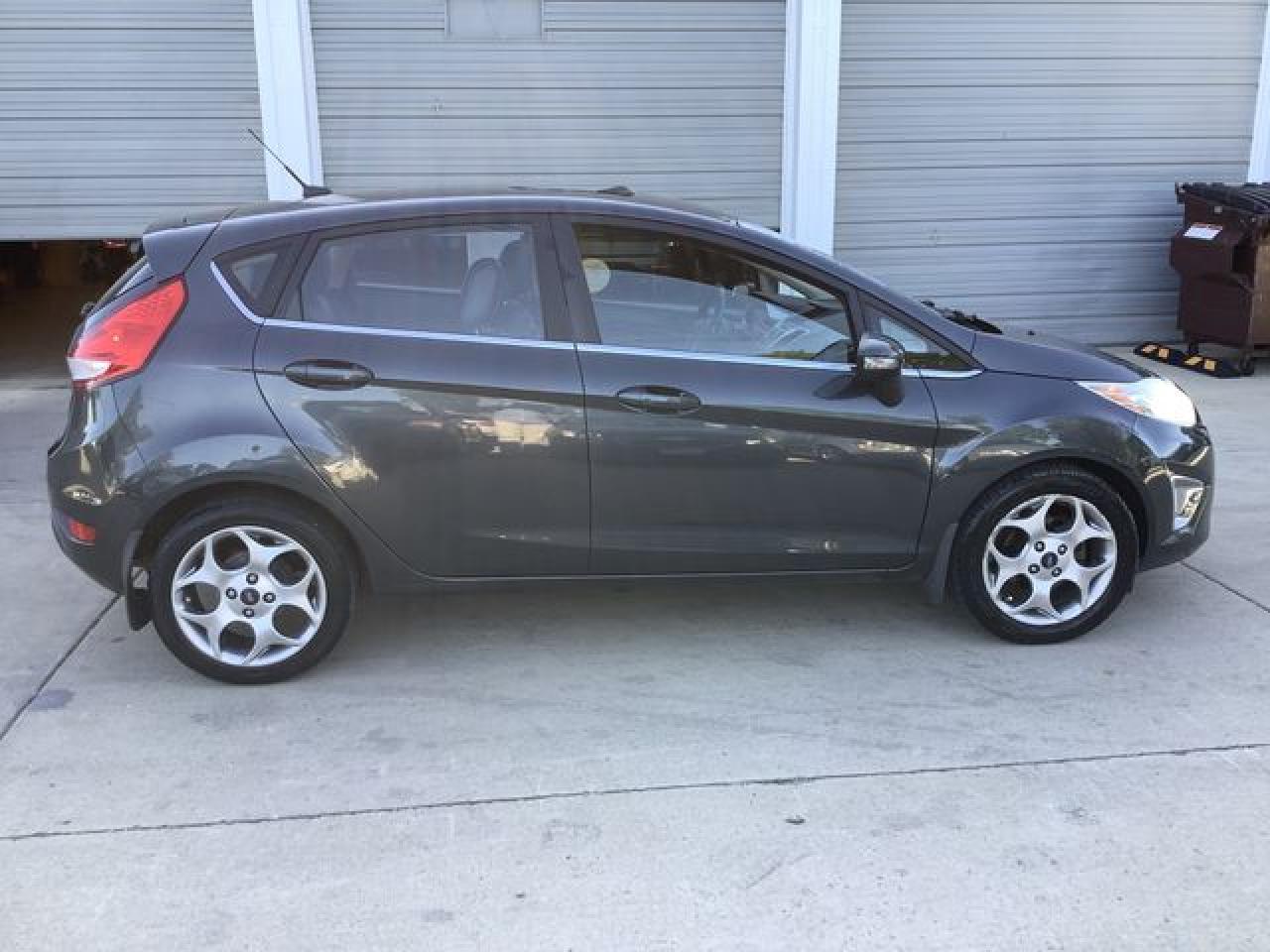 2011 FORD Fiesta