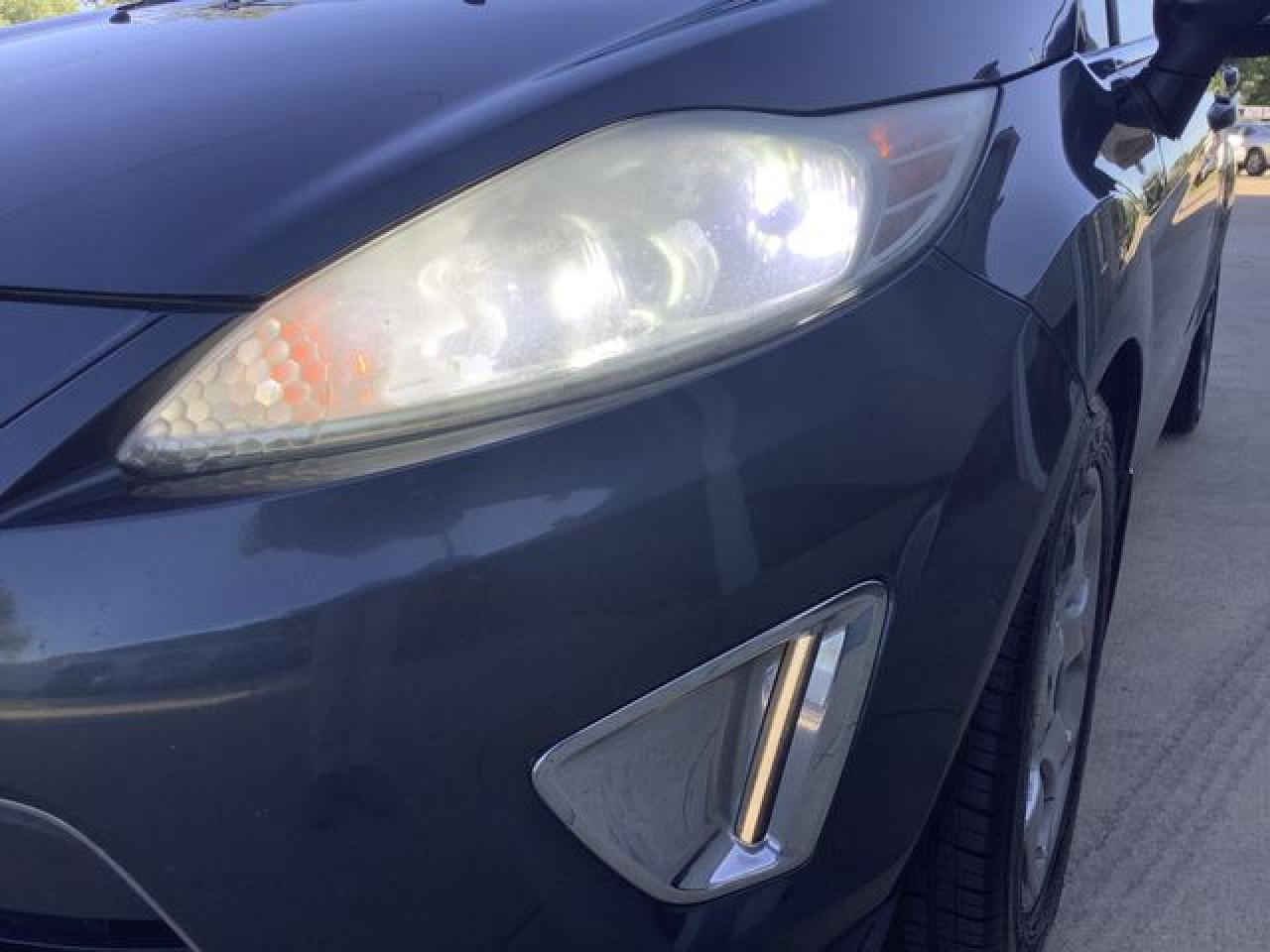 2011 FORD Fiesta