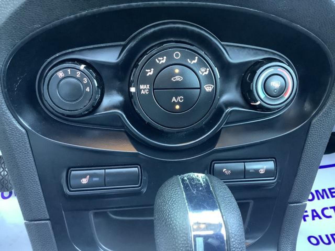 2011 FORD Fiesta