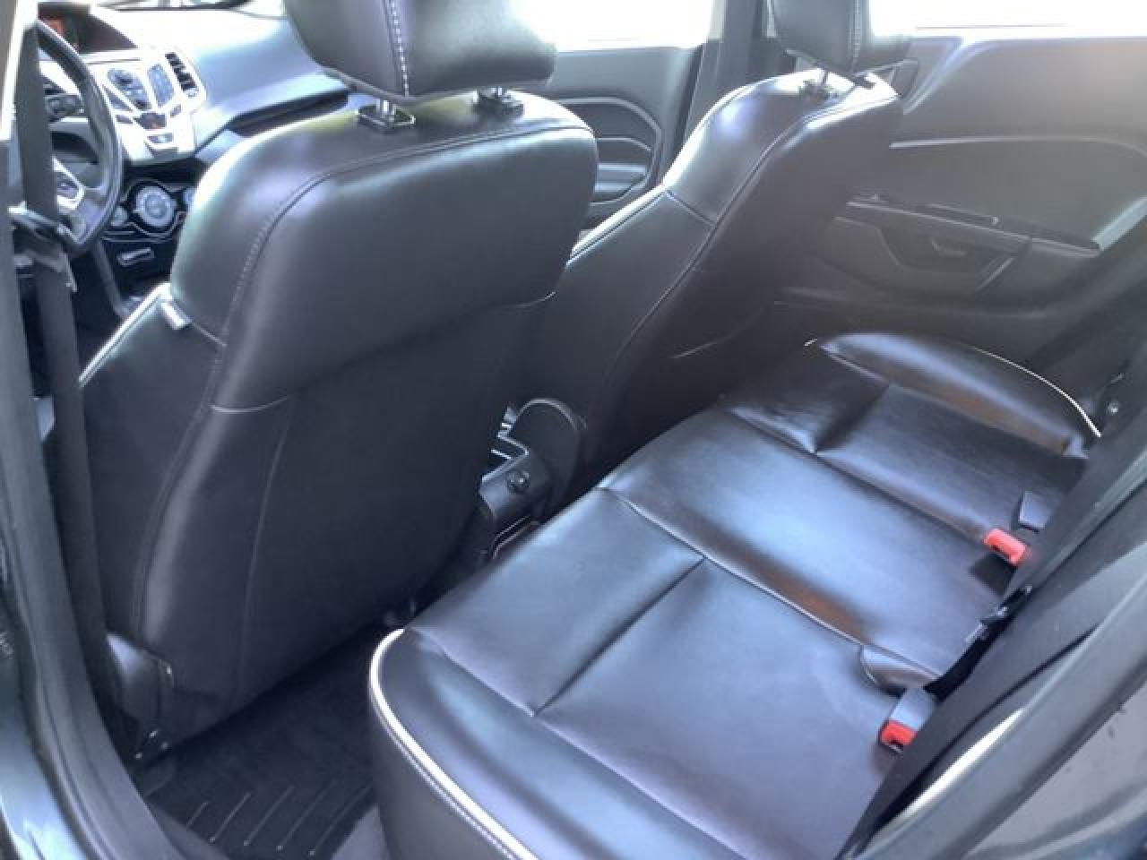 2011 FORD Fiesta