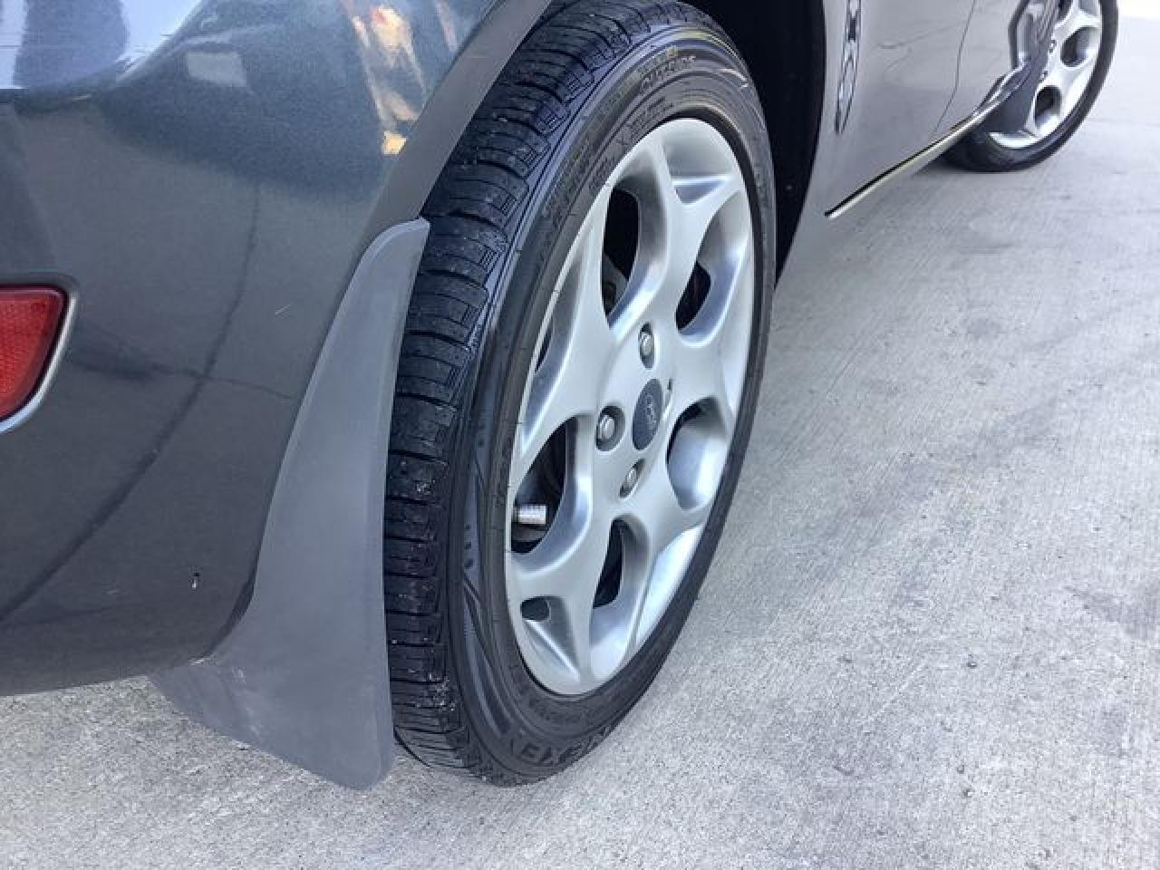 2011 FORD Fiesta