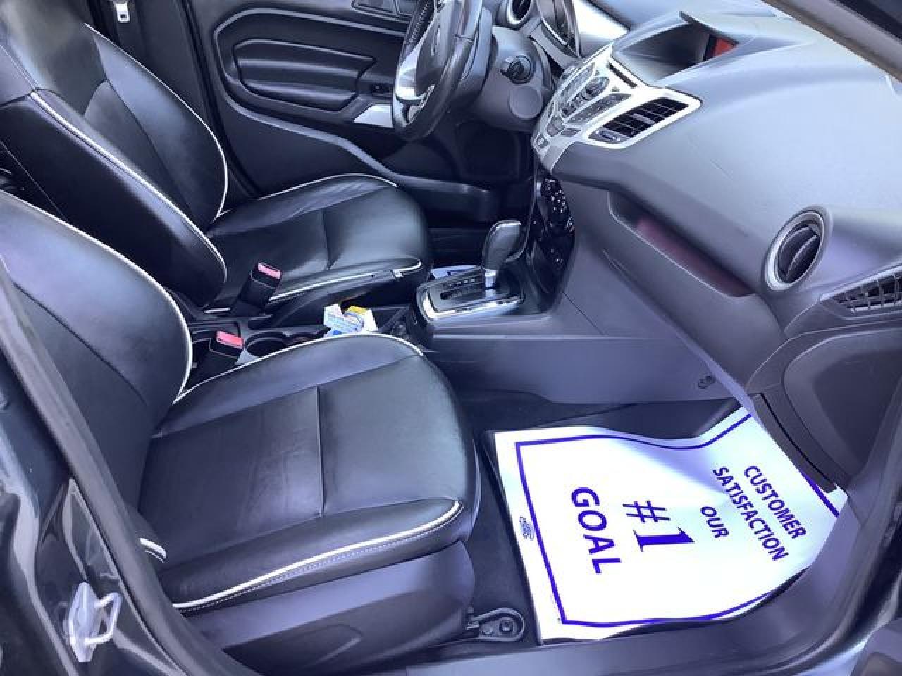 2011 FORD Fiesta