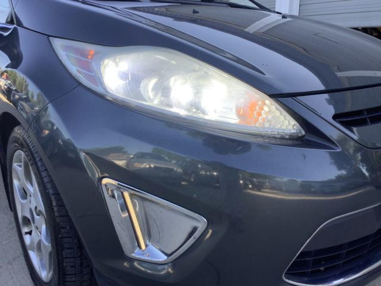 2011 FORD Fiesta