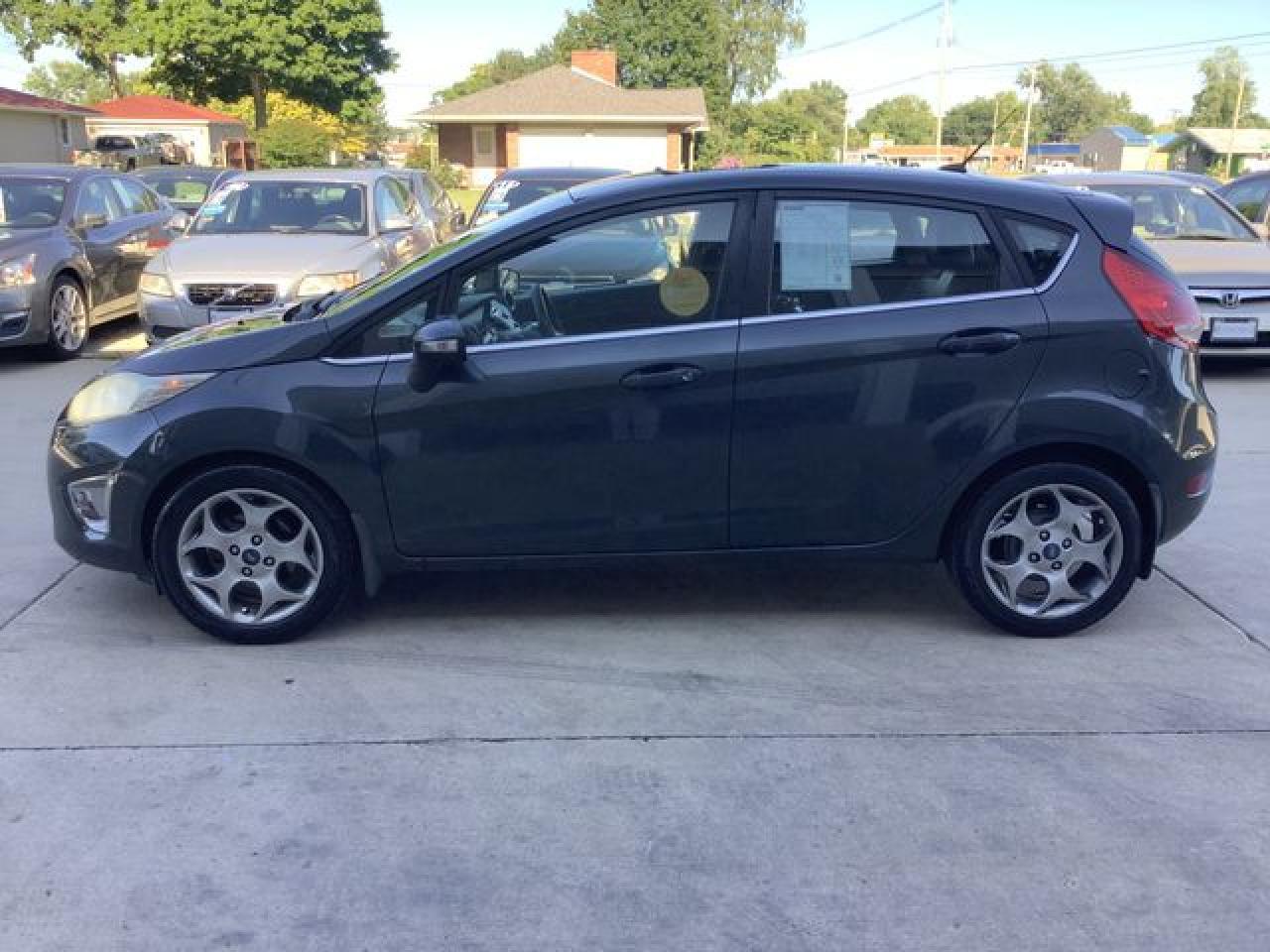 2011 FORD Fiesta