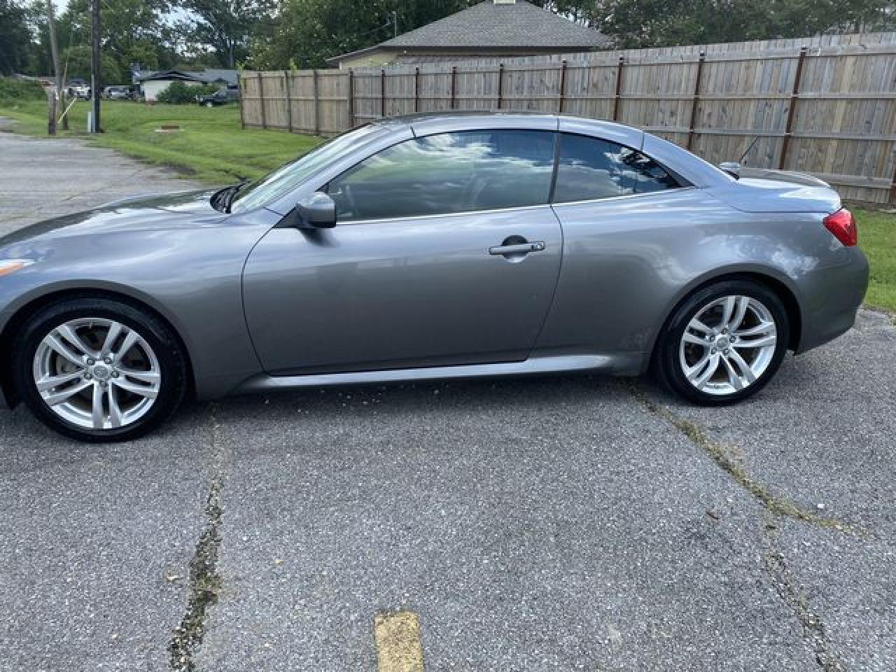 2010 INFINITI G37