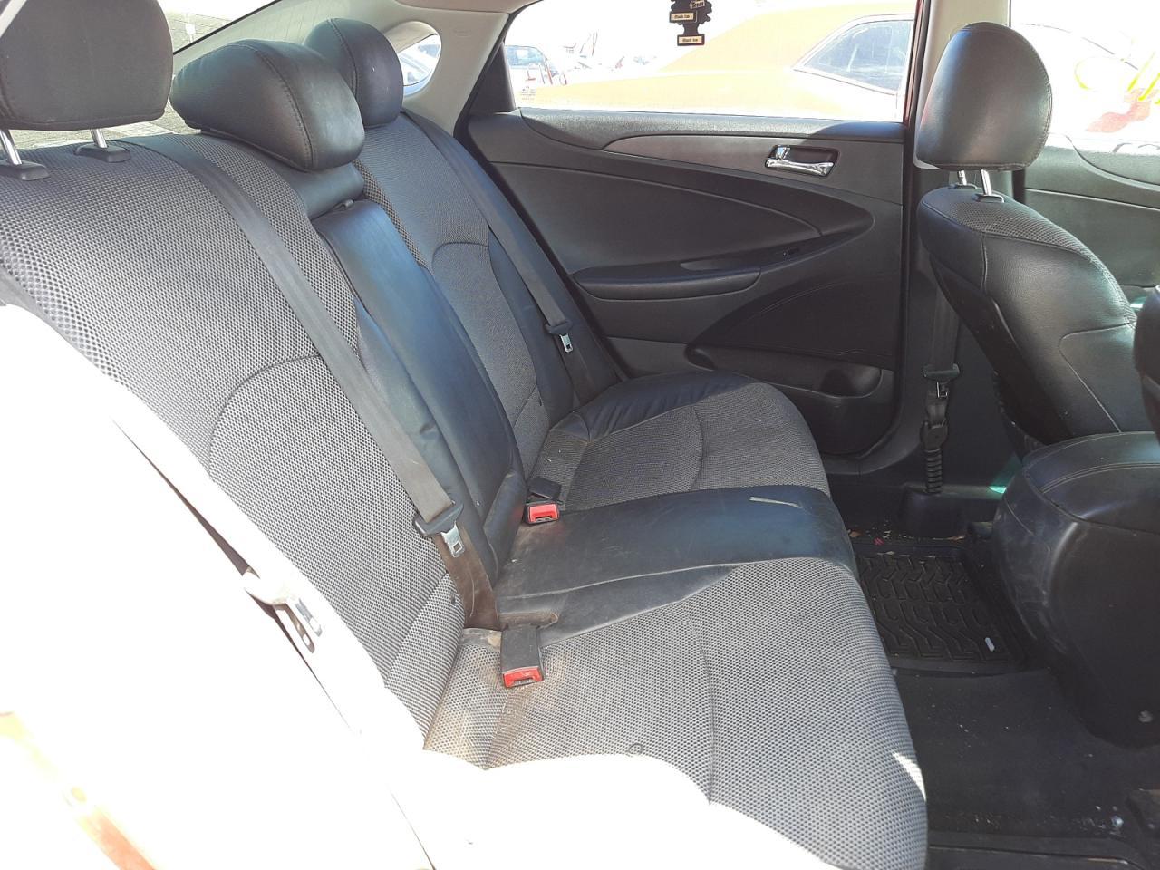 2011 HYUNDAI SONATA