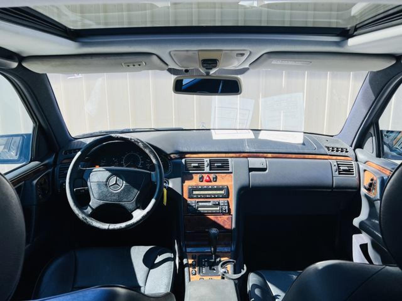 1998 MERCEDES-BENZ E-Class